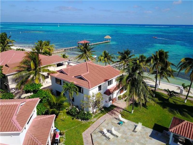 Isla Bonita Yacht Club Hotel ซานเปโดร ภายนอก รูปภาพ