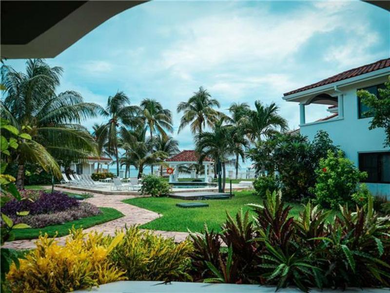 Isla Bonita Yacht Club Hotel ซานเปโดร ภายนอก รูปภาพ