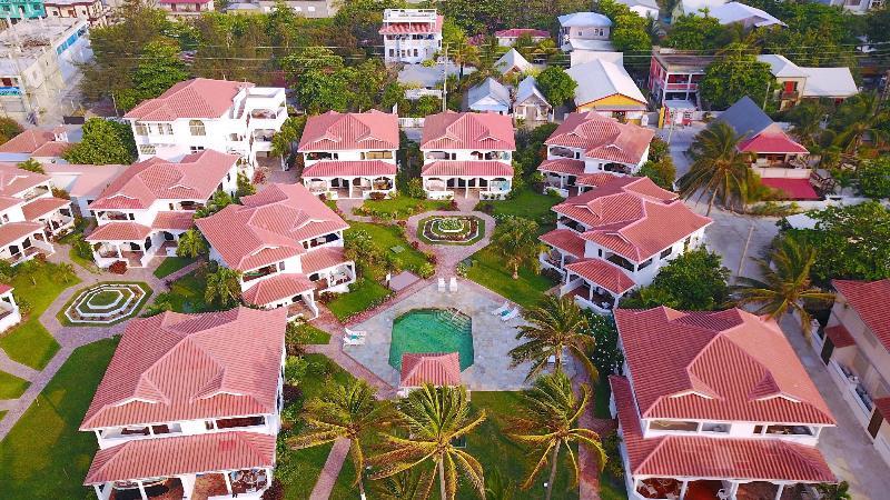 Isla Bonita Yacht Club Hotel ซานเปโดร ภายนอก รูปภาพ